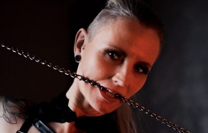 Domina-natascha-nox-nun-auch-in-duesseldorf